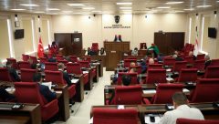 Meclis, Zorlu Töre başkanlığında yasama gündemiyle toplandı