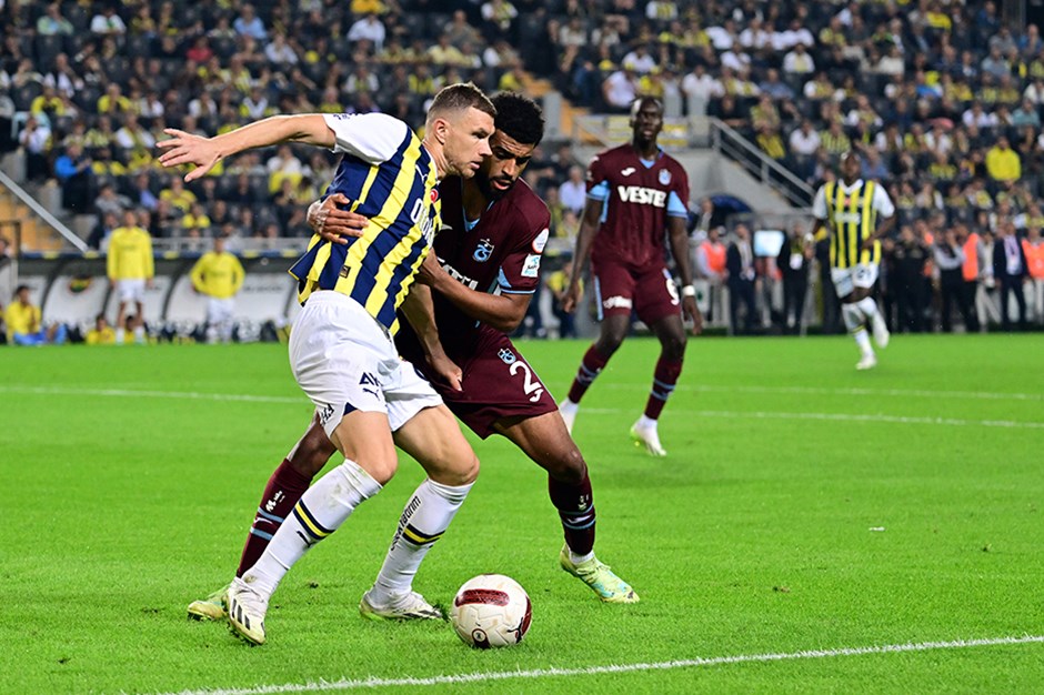 Trabzonspor, Fenerbahçe’yi 3-2 mağlup ederek tarihi bir galibiyet elde etti