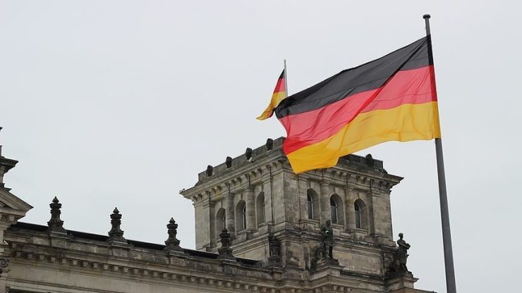 Almanya’da bütçe krizi derinleşiyor