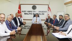 Maliye Bakanı Özdemir Berova, Belediyeler Birliği’ni kabul etti