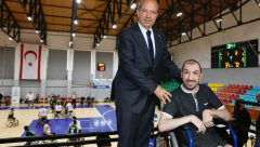 Cumhurbaşkanı Tatar, Tekerlekli Sandalye Basketbol Süper Lig karşılaşmasına teşrif etti