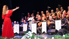 Bahar Esintileri Sanat Derneği kanser hastaları yararına konser verdi