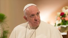 Papa Franciscus: “(Gazze’de) Silahsız siviller bombalanıyor ve vuruluyor”