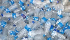 Araştırmaya göre pet şişedeki su, insan sağlığı için tehlikeli binlerce “nanoplastik” içeriyor