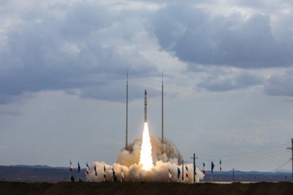 İran, araştırma uydusunu uzaya fırlattı