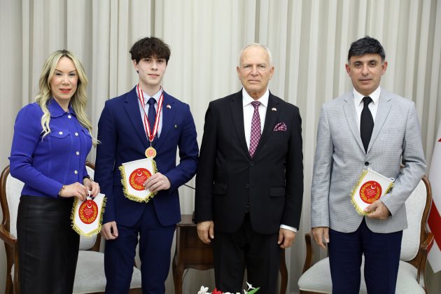 Töre IGSCE birincisi Özkan Cansu’yu kabul etti
