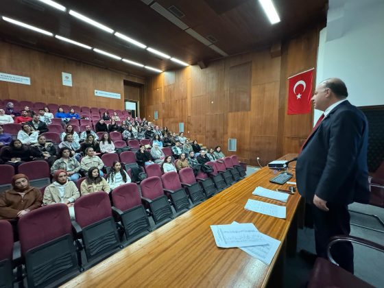Dinçyürek’ten yeni hemşirelere “Özveriyle çalışın ve sürekli öğrenin” tavsiyesi