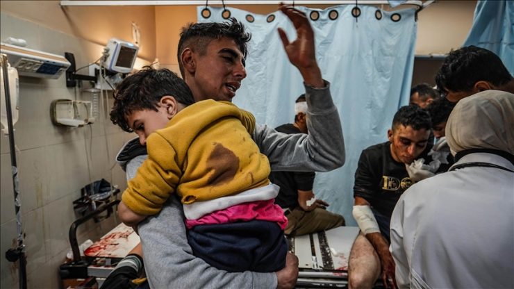 Gazze’deki Sağlık Bakanlığı: İsrail, Nasır Hastanesi’nde 10 bin kişinin hayatını tehlikeye atıyor