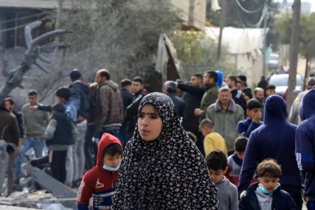 İsrail’in Refah sınırındaki duvara düzenlediği saldırıda çok sayıda kişi yaralandı