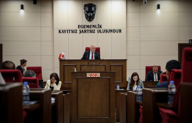 Meclis Genel Kurulunda ivedilik tezkereleri oylandı, Erhürman 62’nci madde tahtında konuştu