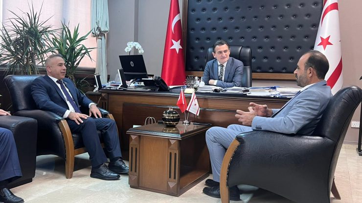 Oğuz, Din Görevlileri Derneği ile  Din Görevlileri Sendikası yetkililerini kabul etti