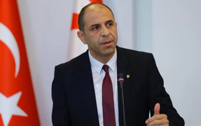 Özersay’dan hükümete eleştiri… “İki devletin savunulduğu bir dönemde devlete olan inancı yıprattınız”