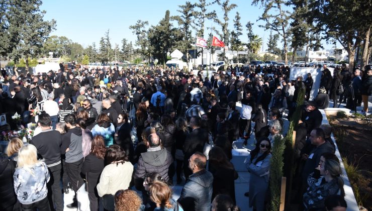 Asrın Felaketi’nin birinci yılı… Hayatını kaybedenler Gazimağusa Kabristanlığı Şampiyon Melekler Şehitliği’nde anıldı