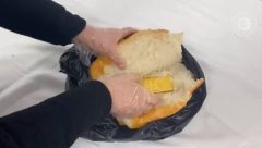Ticaret bakanlığı operasyonları: Ekmek arasından 1 kilo altın çıktı!