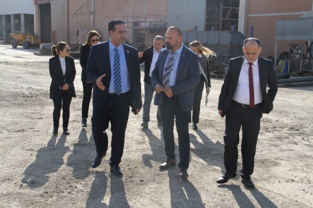 Çalışma ve Sosyal Güvenlik Bakanı Gardiyanoğlu yangın çıkan Gürdağ Tuğla Fabrikası’nı ziyaret etti