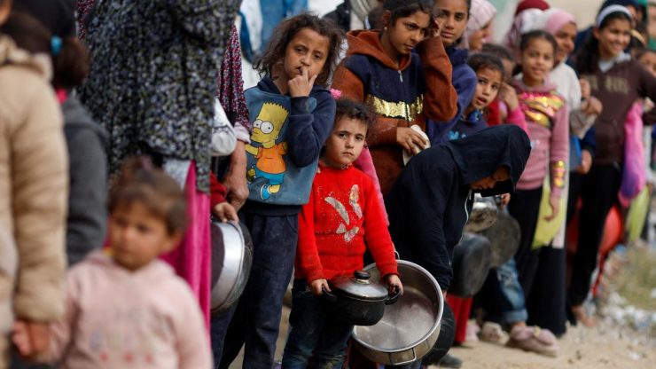 Dünya Sağlık Örgütü: Gazze’de bombardımandan kurtulan çocuklar kıtlıktan hayatını kaybedebilir