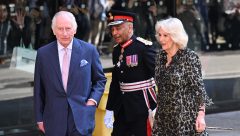 Kanser tedavisi gören İngiltere Kralı Charles kamuya açık programlara yeniden başladı