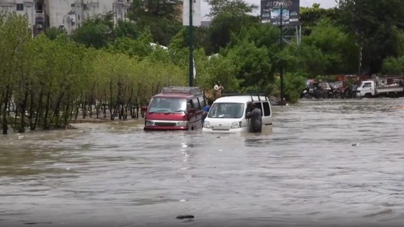Pakistan’da şiddetli yağışlar nedeniyle ölenlerin sayısı 98’e yükseldi