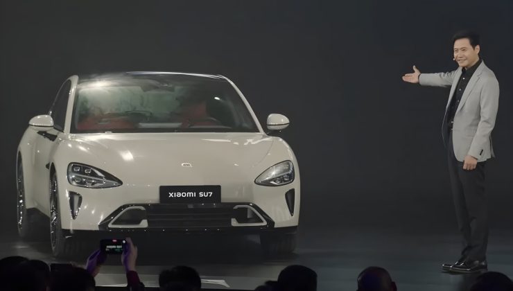 ceo lei jun 10 bin adet üretilen su7’yi tanıtırken