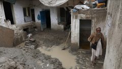 Afganistan’daki sellerde hayatını kaybedenlerin sayısı 300’ü geçti