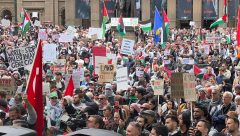 Avustralya’da binlerce kişi İsrail’in Refah’a kara saldırısını protesto etti
