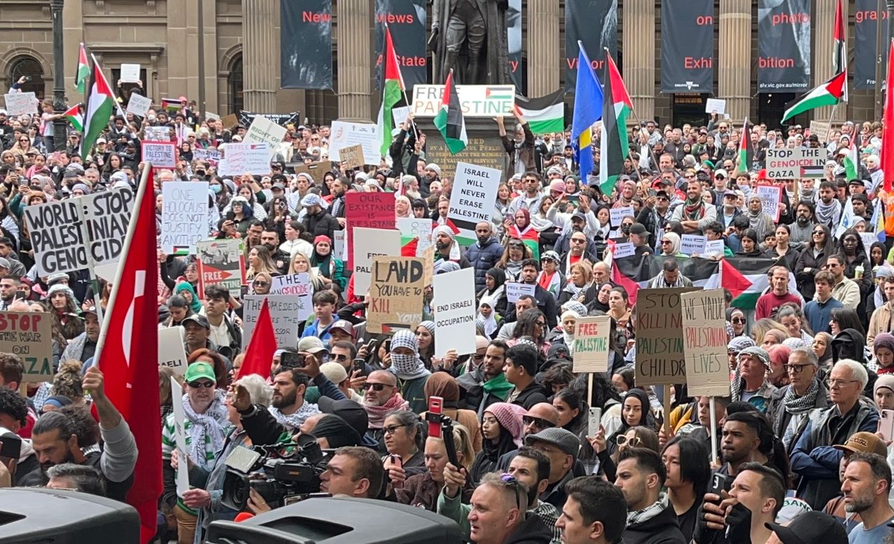 Avustralya’da binlerce kişi İsrail’in Refah’a kara saldırısını protesto etti