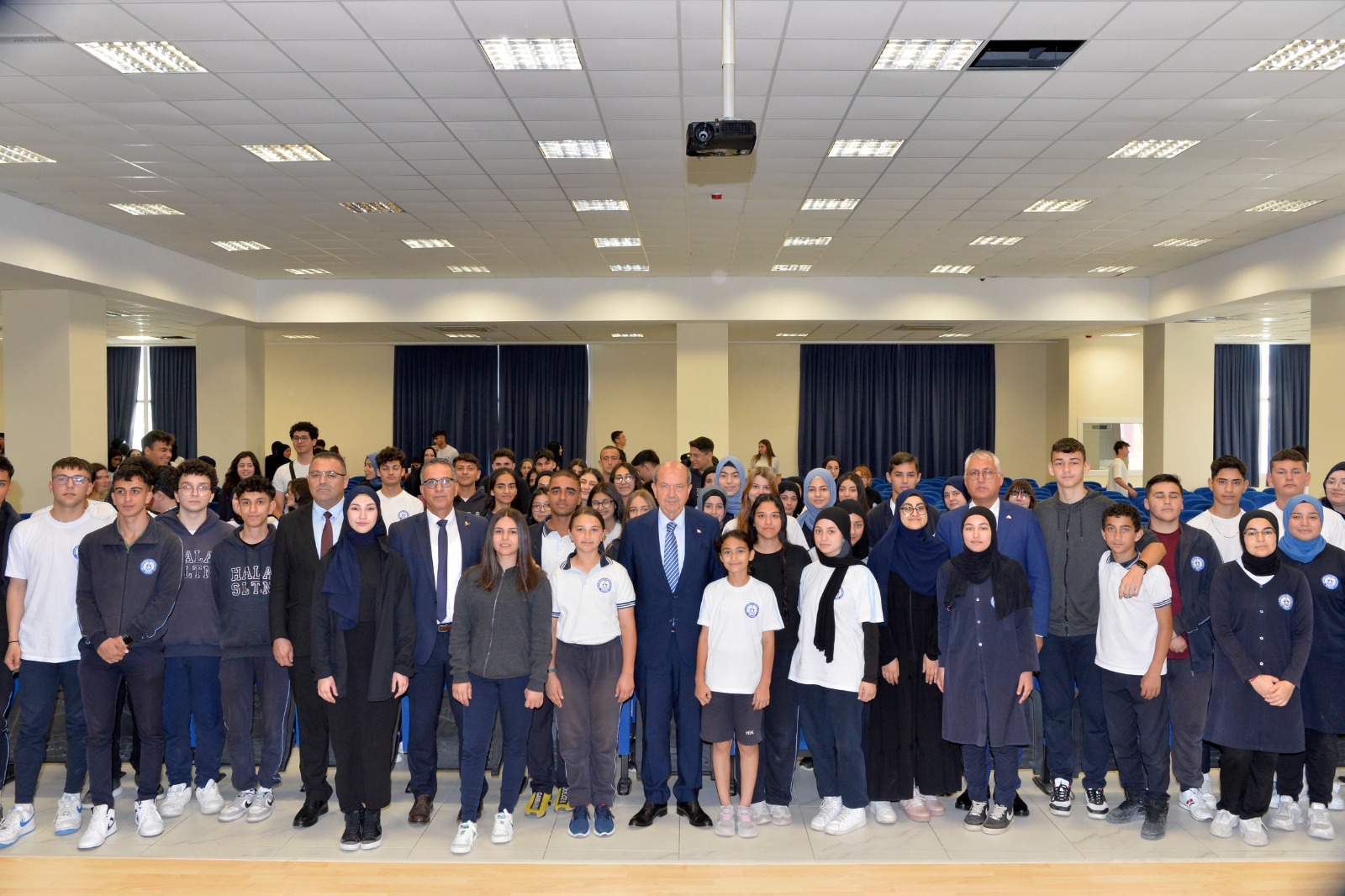 Cumhurbaşkanı Tatar Hala Sultan İlahiyat Koleji’ni ziyaret etti