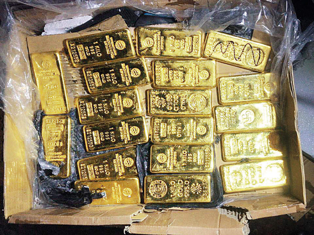 Libya’da 25 tonun üzerindeki altın kaçakçılığı soruşturmasında bazı yetkililer gözaltına alındı