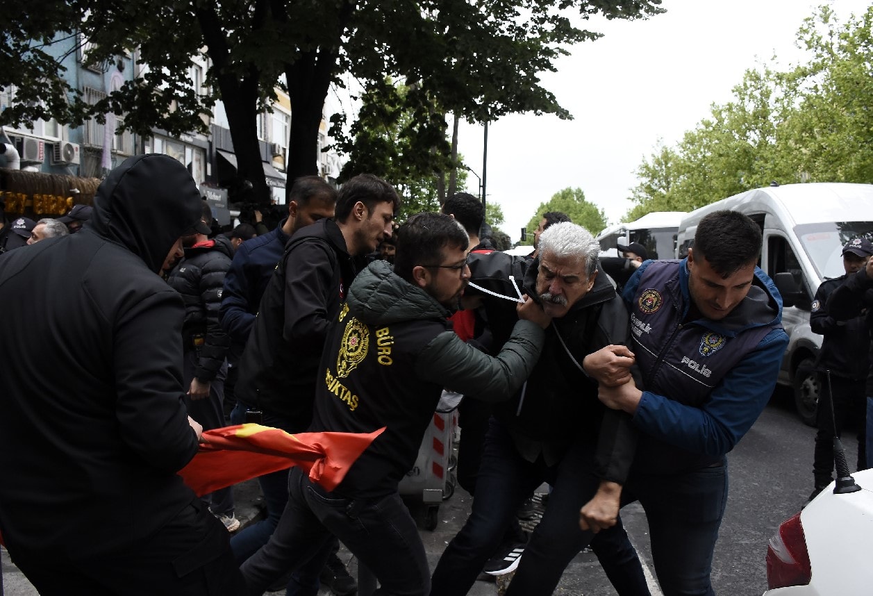 Taksim Meydanı’na yürümek isteyen gruplara müdahale edildi