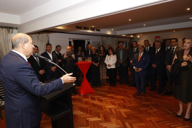 Tatar Sydney’de, TC Büyükelçisi Gezer tarafından onuruna verilen resepsiyona katıldı