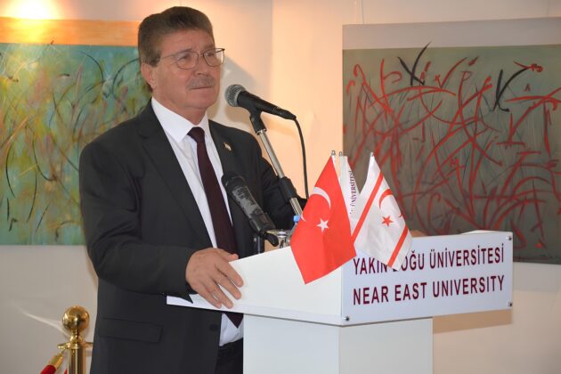 Başbakan Ünal Üstel safra kesesi ameliyatı geçirdi