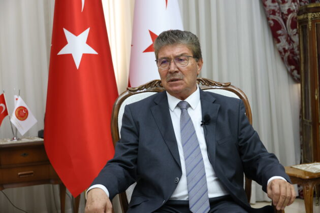 Başbakan Ünal Üstel’in laparoskopik safra kesesi ameliyatı başarıyla gerçekleşti