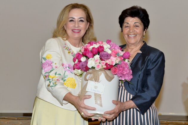 Sibel Tatar, Neşe Oskar’ın “El işi göz nuru” sergisine destek verdi