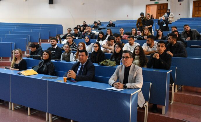 Doğu Akdeniz Üniversitesi’nde “Kıbrıs’ta Çocuk Hakları” çalıştayı gerçekleştirildi