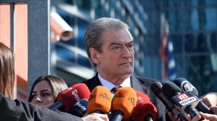 Arnavutluk eski Başbakanı Berisha’ya adli kontrol kararı